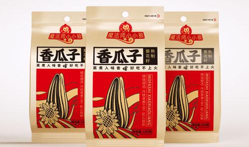 小小狼休闲食品365完美体育
